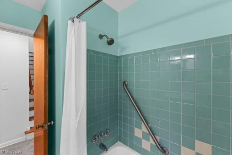 1107 Silver Lake Avenue Cuyahoga Falls OH 44223