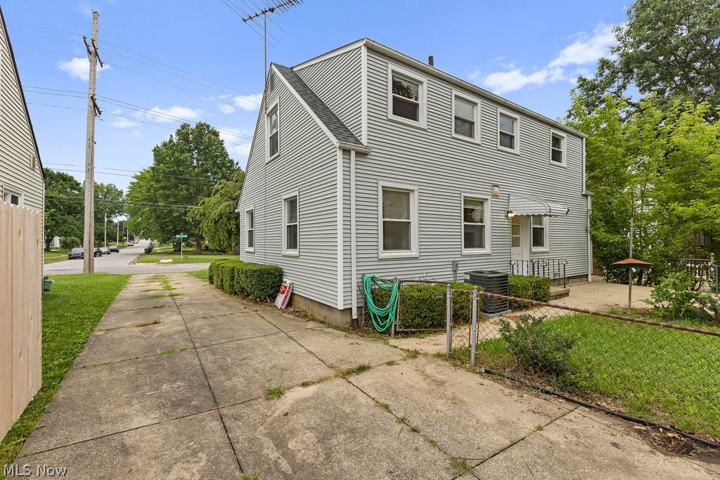 1107 Silver Lake Avenue Cuyahoga Falls OH 44223