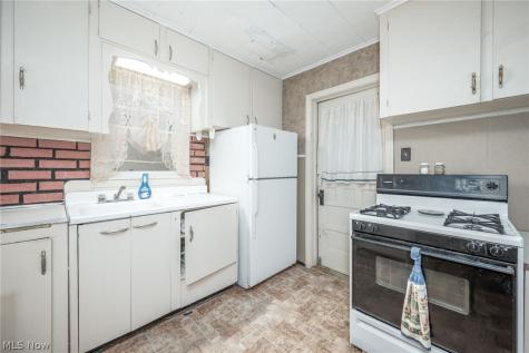 267 W Riddle Avenue Ravenna OH 44266
