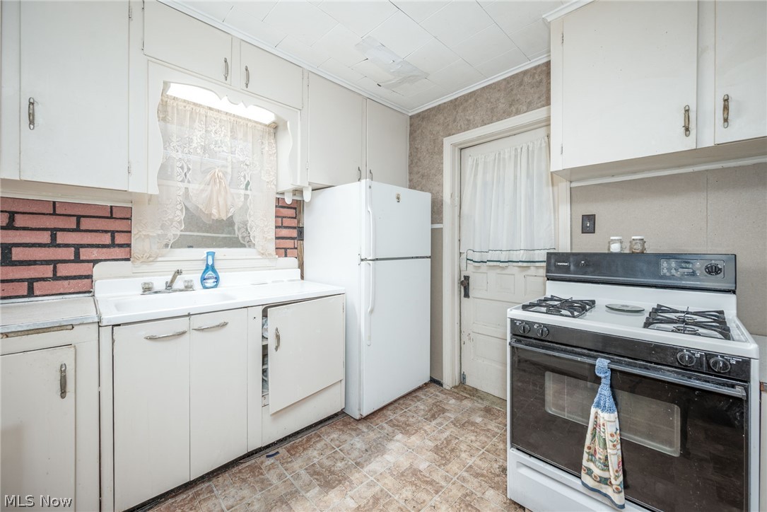 267 W Riddle Avenue Ravenna OH 44266