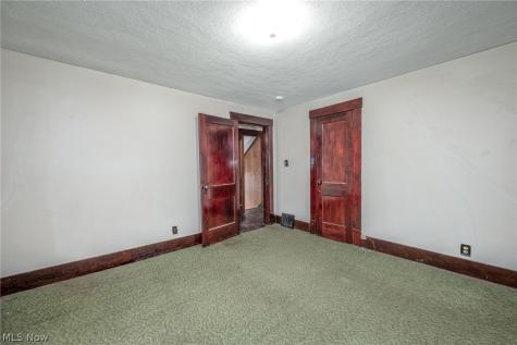 267 W Riddle Avenue Ravenna OH 44266