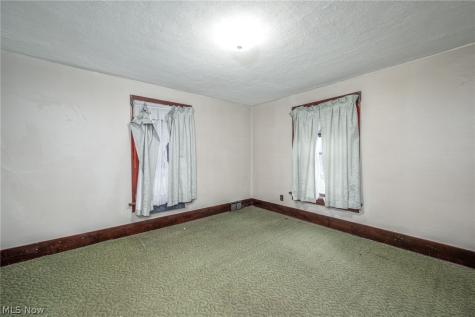 267 W Riddle Avenue Ravenna OH 44266