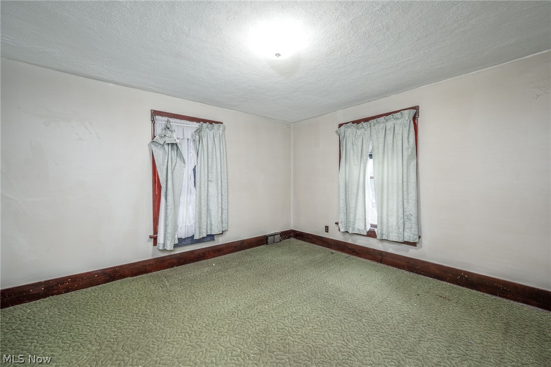 267 W Riddle Avenue Ravenna OH 44266