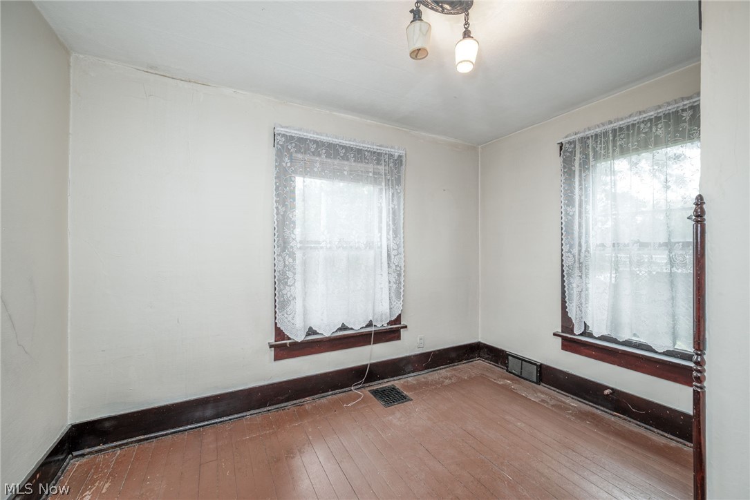 267 W Riddle Avenue Ravenna OH 44266