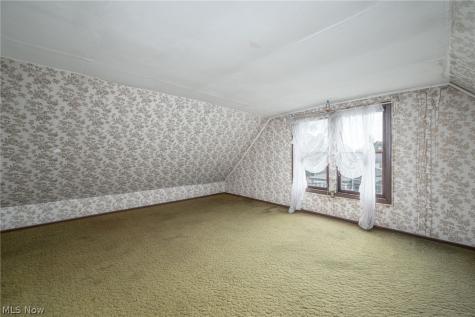 267 W Riddle Avenue Ravenna OH 44266