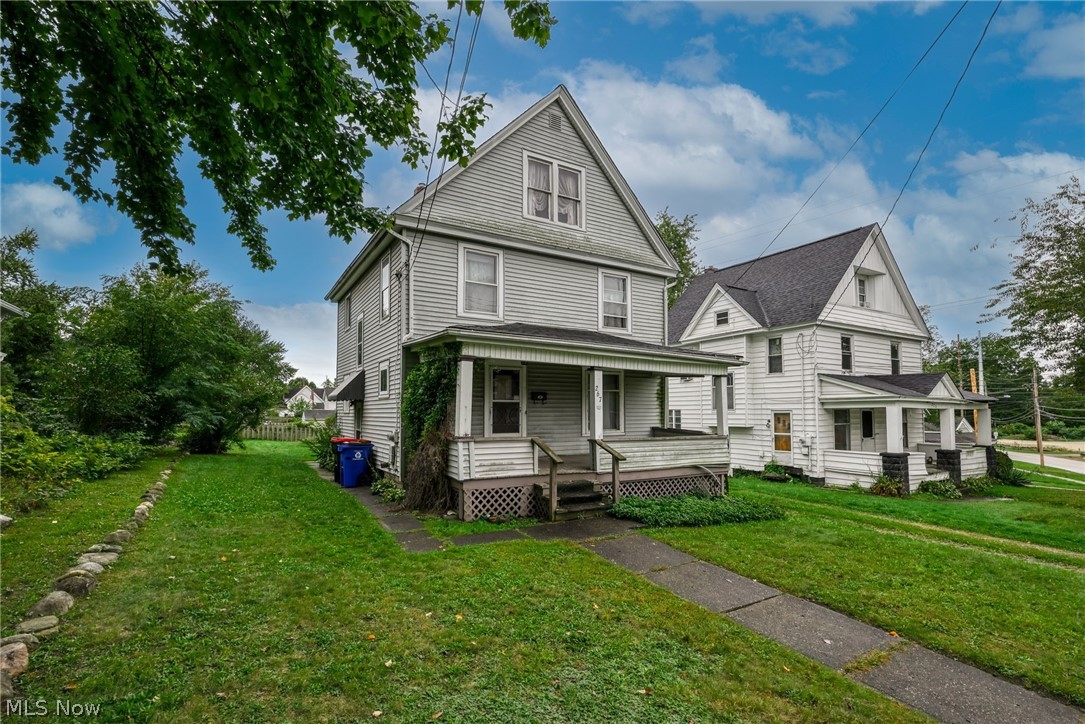 267 W Riddle Avenue Ravenna OH 44266