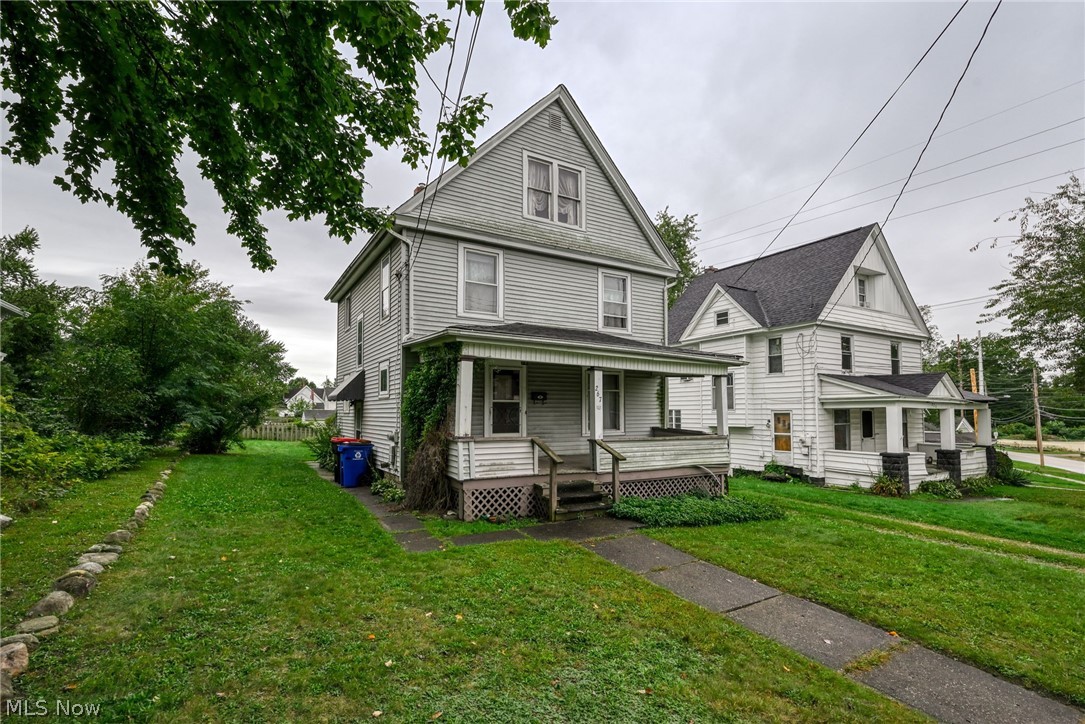 267 W Riddle Avenue Ravenna OH 44266