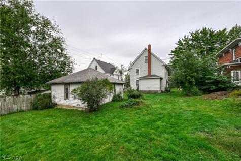267 W Riddle Avenue Ravenna OH 44266