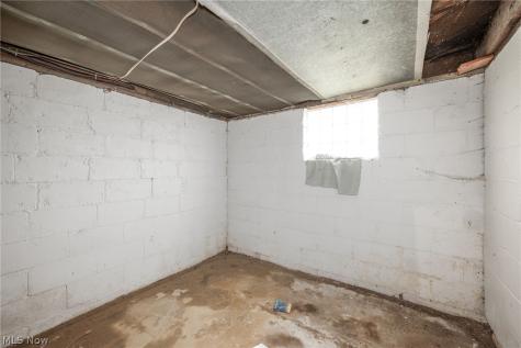 267 W Riddle Avenue Ravenna OH 44266