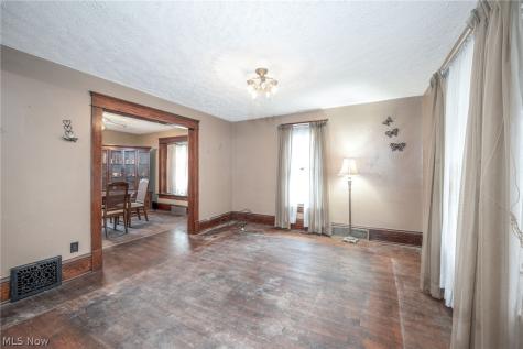 267 W Riddle Avenue Ravenna OH 44266