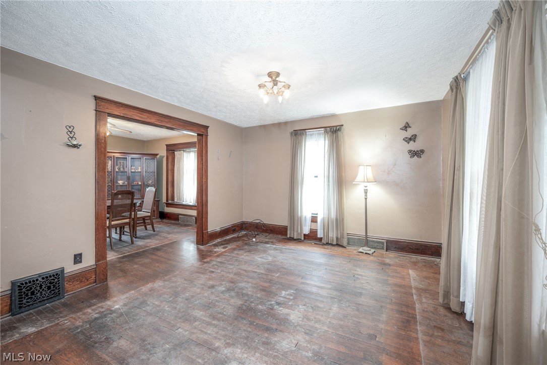 267 W Riddle Avenue Ravenna OH 44266