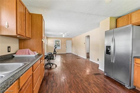 494 Baltimore Avenue Akron OH 44306