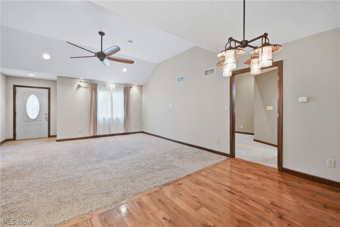 1532 S Stateline Road Masury OH 44438
