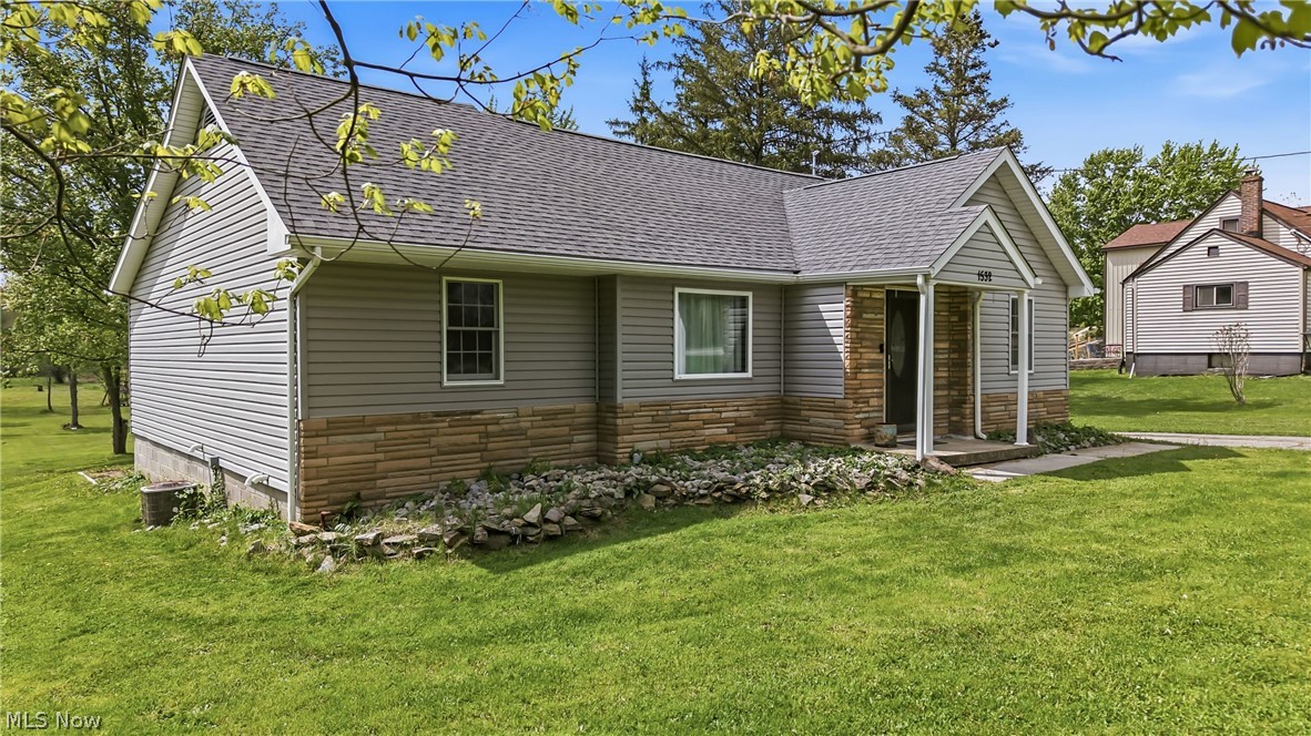1532 S Stateline Road Masury OH 44438