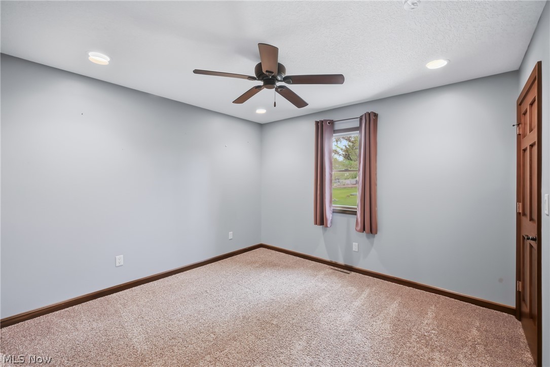 1532 S Stateline Road Masury OH 44438