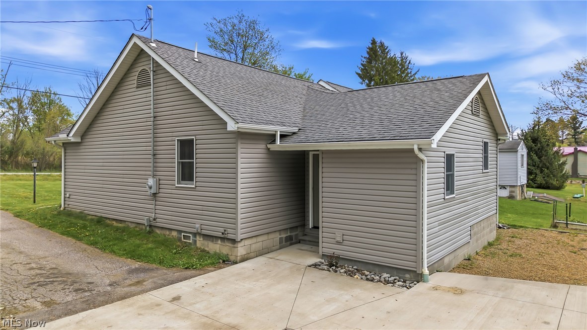 1532 S Stateline Road Masury OH 44438