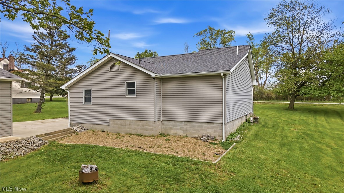 1532 S Stateline Road Masury OH 44438