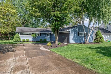 2666 W Asplin Drive Rocky River OH 44116