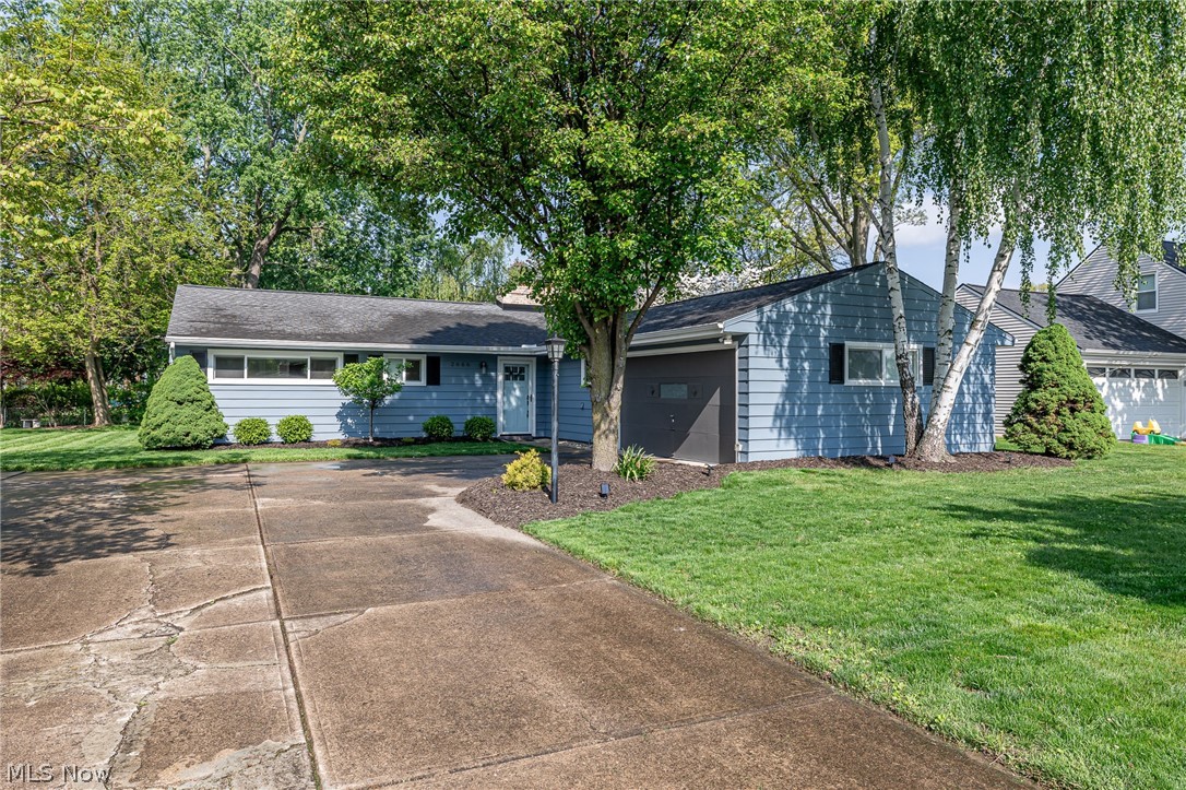 2666 W Asplin Drive Rocky River OH 44116