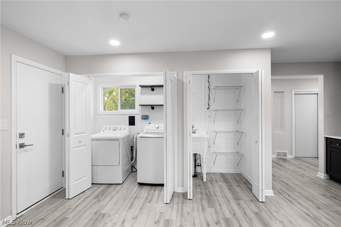 2666 W Asplin Drive Rocky River OH 44116