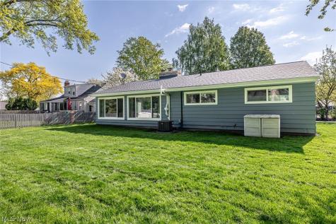 2666 W Asplin Drive Rocky River OH 44116