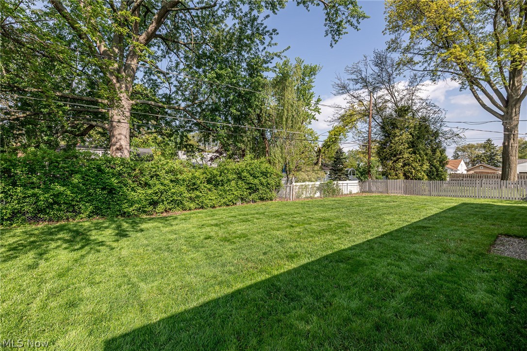 2666 W Asplin Drive Rocky River OH 44116