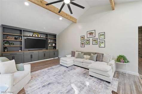 2667 Olentangy Drive Akron OH 44333