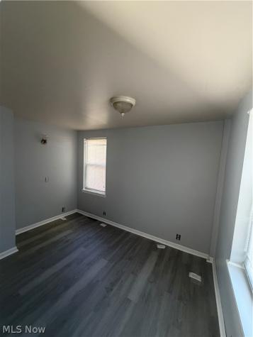 15 E 2nd Street Niles OH 44446