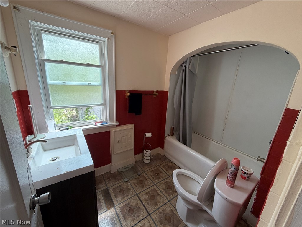 1187 Mercer Avenue Akron OH 44307