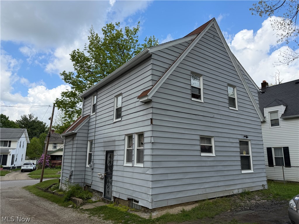 1187 Mercer Avenue Akron OH 44307