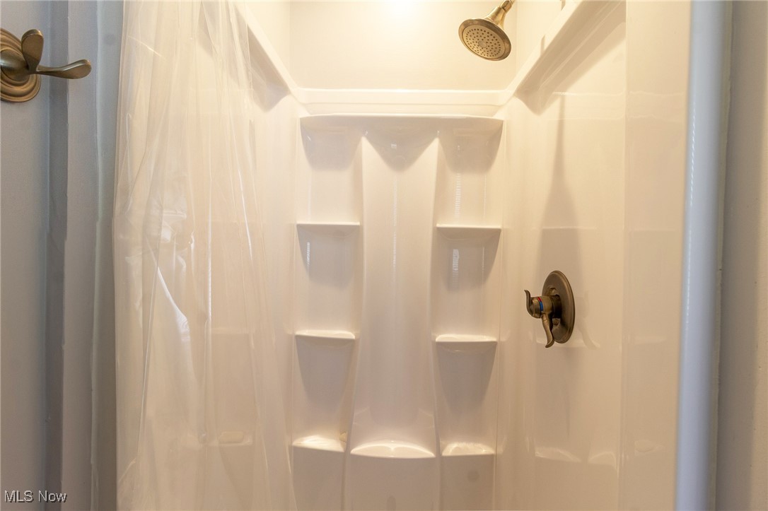 126 Greenbriar Drive Aurora OH 44202