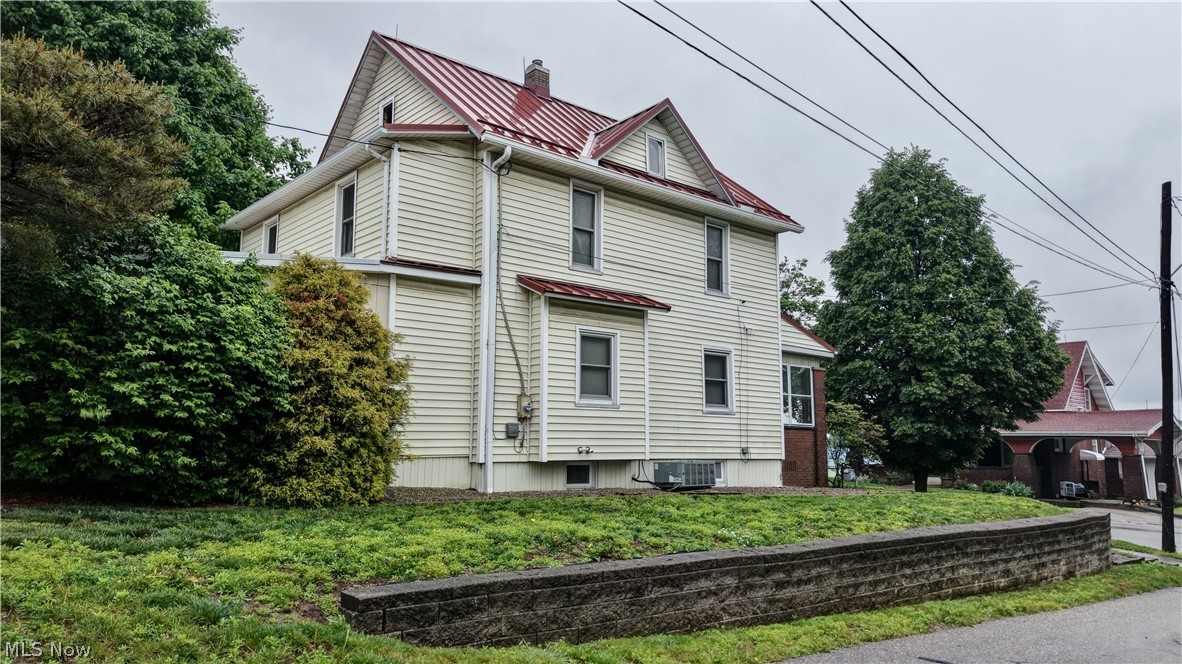 276 Facrtory Street Sugarcreek OH 44681