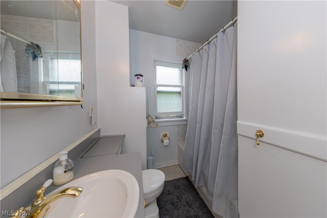 2012 Marlindale Road Cleveland Heights OH 44118