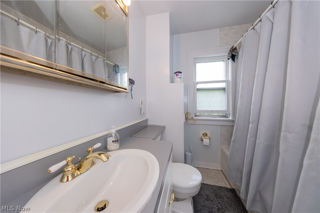 2012 Marlindale Road Cleveland Heights OH 44118