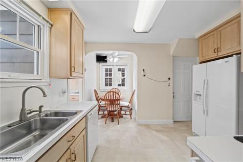 3305 Glencairn Road Shaker Heights OH 44122