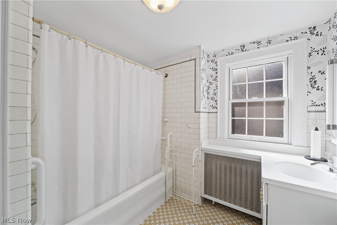 3305 Glencairn Road Shaker Heights OH 44122