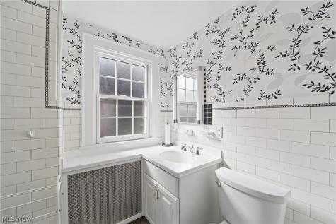 3305 Glencairn Road Shaker Heights OH 44122