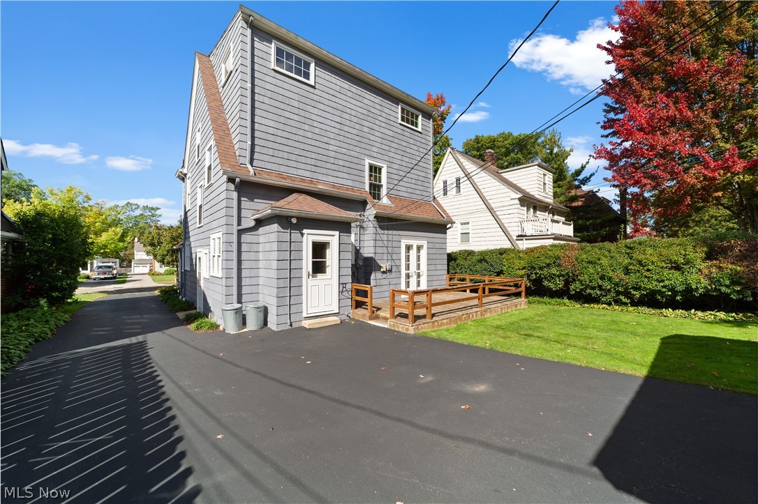 3305 Glencairn Road Shaker Heights OH 44122