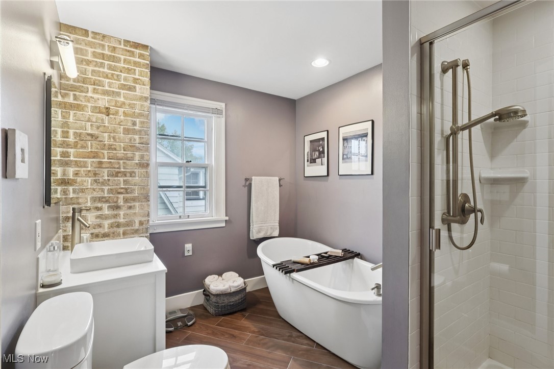 1503 Chesterland Avenue Lakewood OH 44107