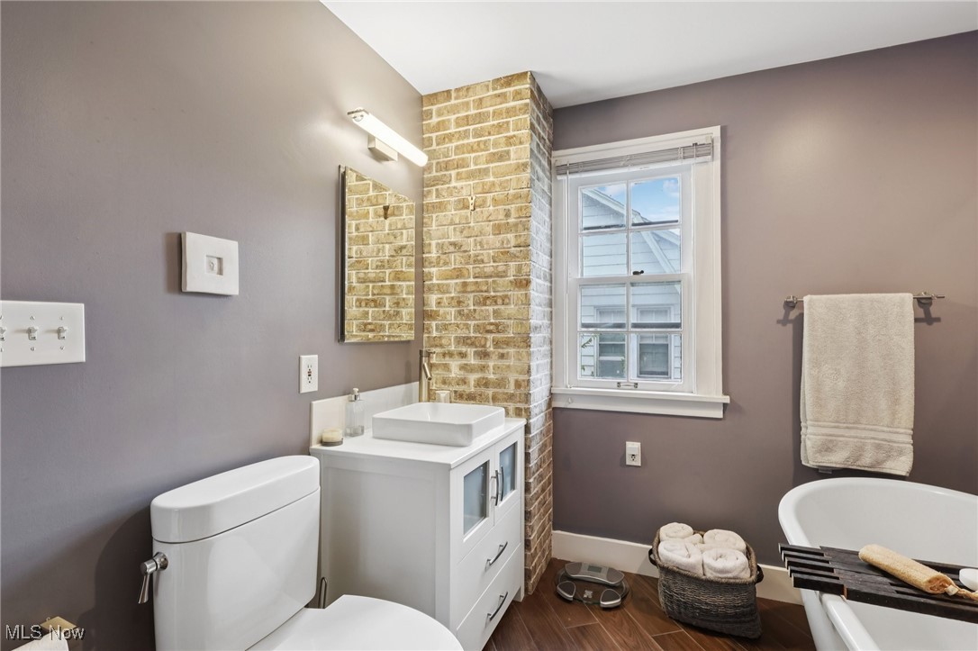 1503 Chesterland Avenue Lakewood OH 44107