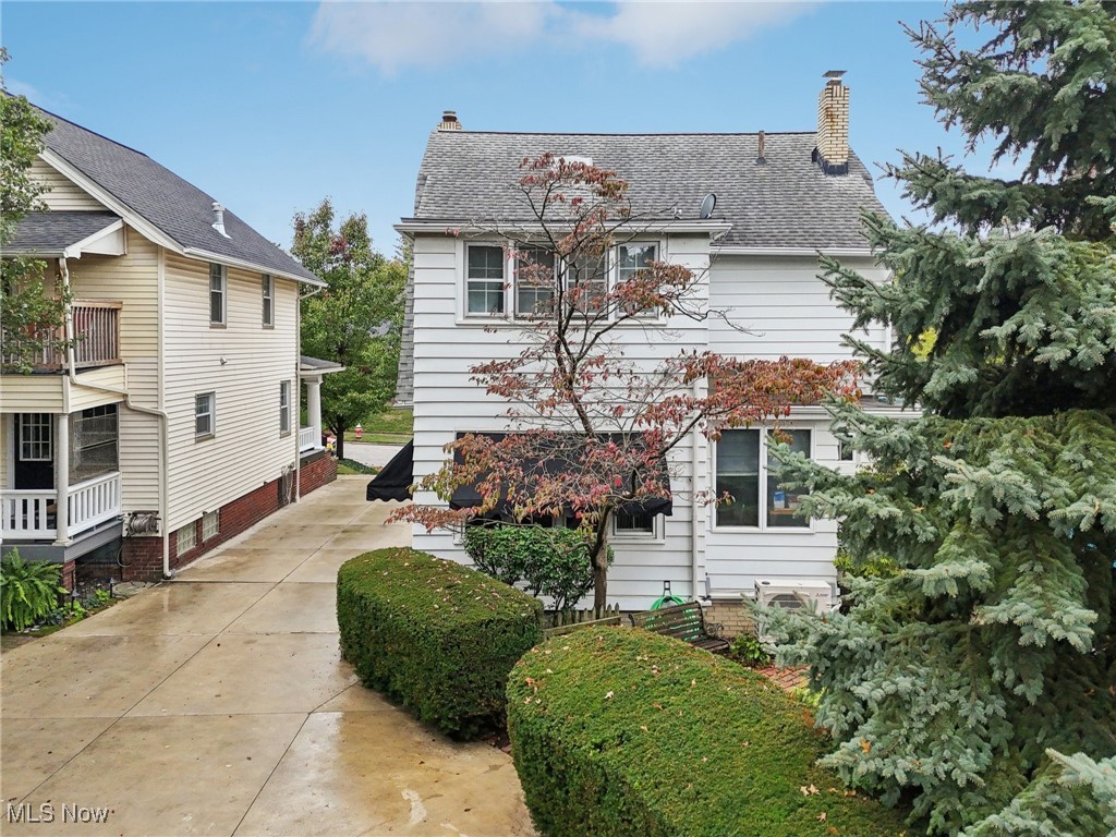 1503 Chesterland Avenue Lakewood OH 44107