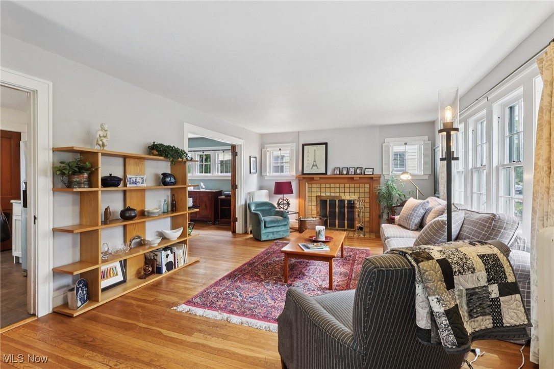 1503 Chesterland Avenue Lakewood OH 44107