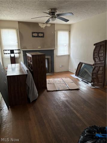16213 Glendale Avenue Cleveland OH 44128