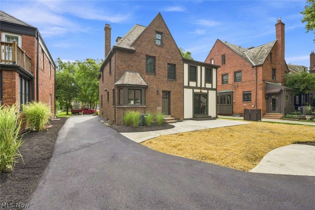 2606 Edgerton Road University Heights OH 44118