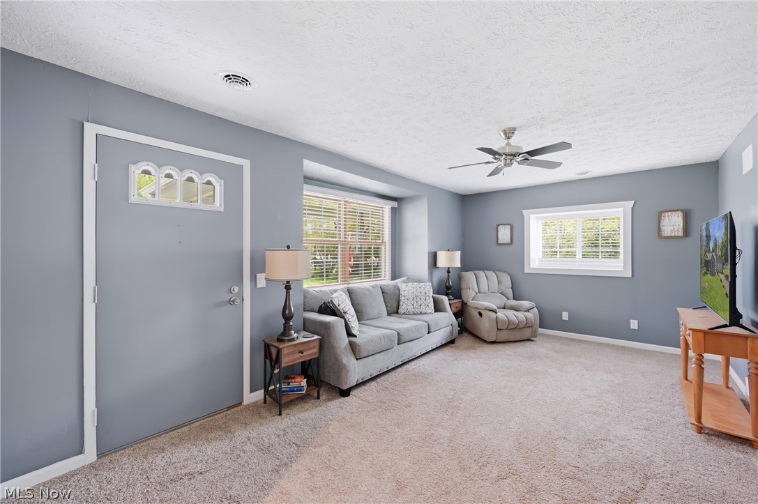 3635 Homewood Avenue Hubbard OH 44425