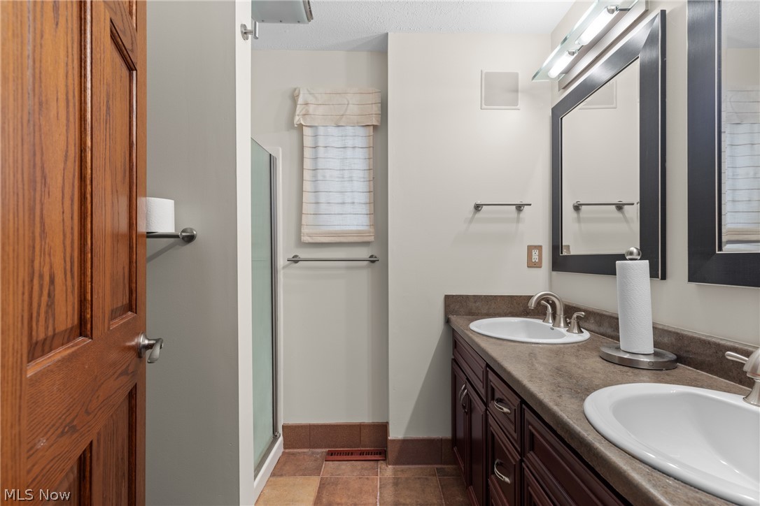 323 Harmony Drive Wintersville OH 43953