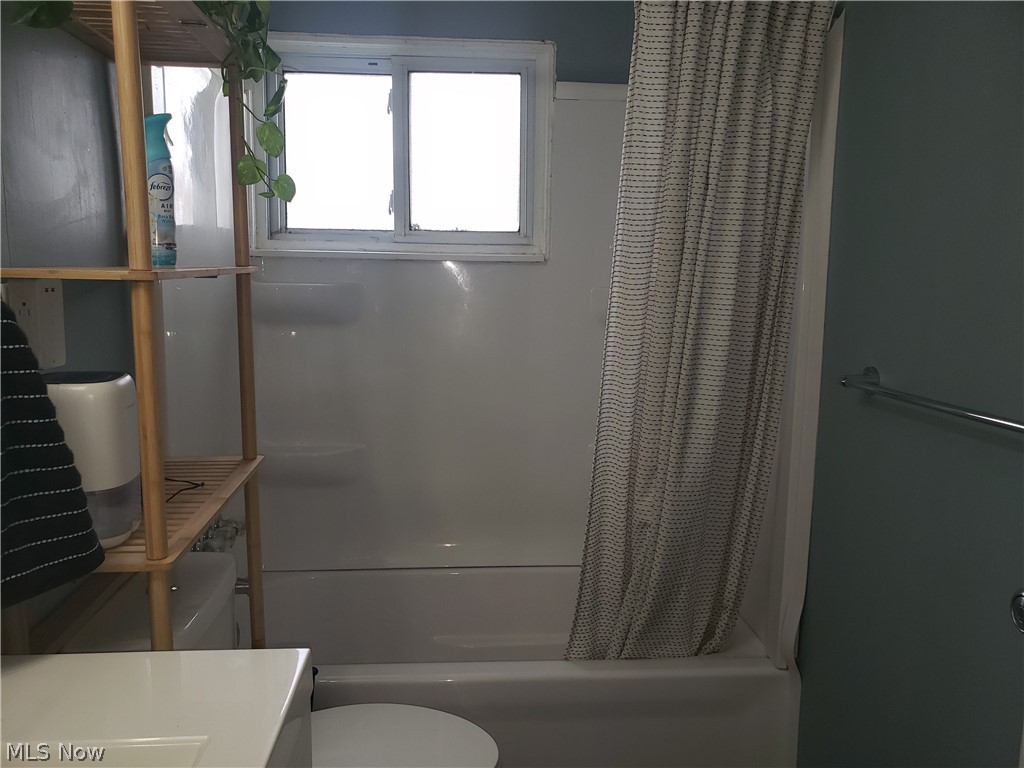 4314 Charleston Avenue South Lorain OH 44055