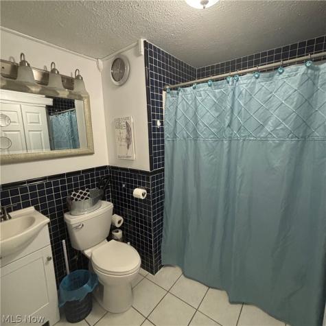 716 Foster Avenue Elyria OH 44035