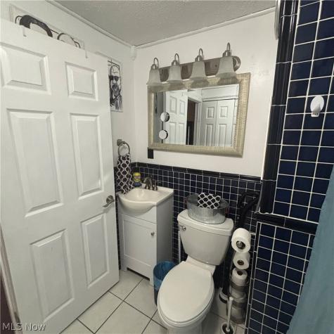 716 Foster Avenue Elyria OH 44035
