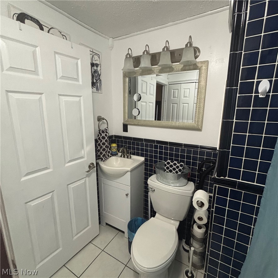 716 Foster Avenue Elyria OH 44035